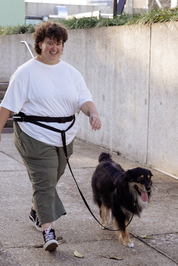 The Attachdᵀᴹ Hands-Free Dog Belt